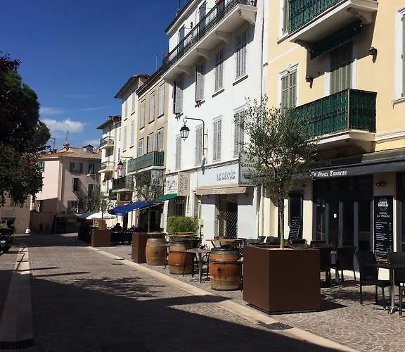 Palme D'hote Daire Cannes