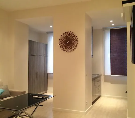 Palme D'hote Daire Cannes